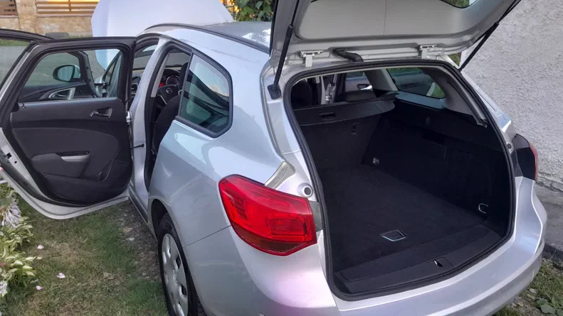 Opel Astra 2012 - 10