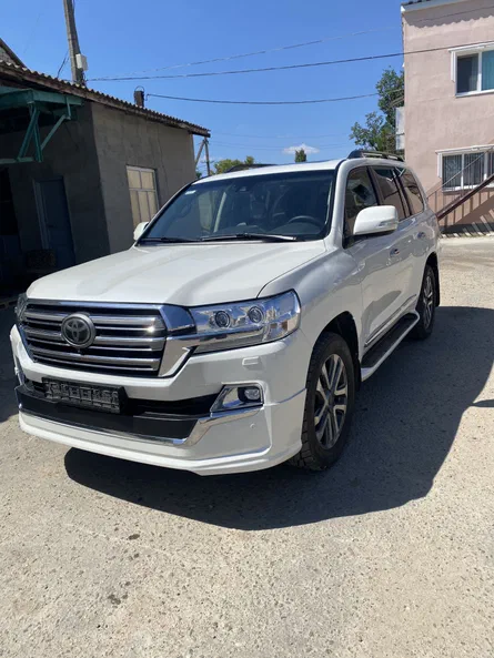 Toyota Land Cruiser 2018 - 11
