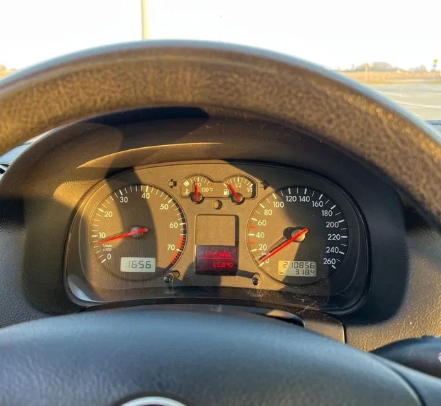 Volkswagen Golf 2002 - 8