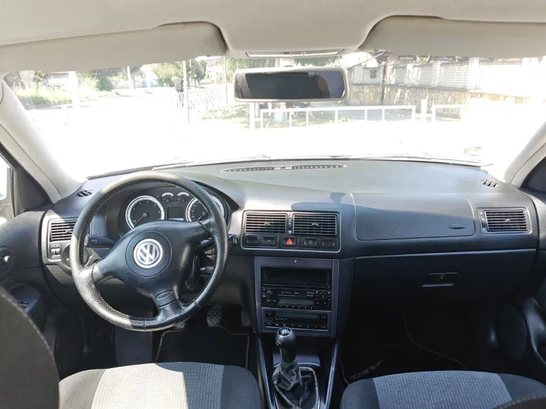 Volkswagen Golf 2003