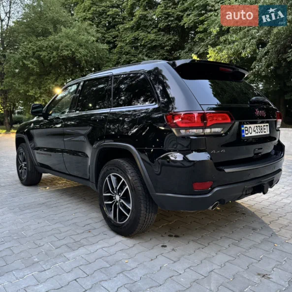Jeep Grand Cherokee 2020 - 12