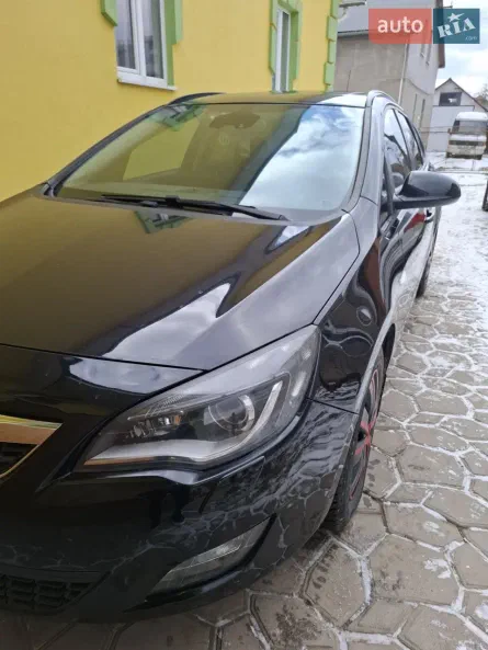 Opel Astra 2011