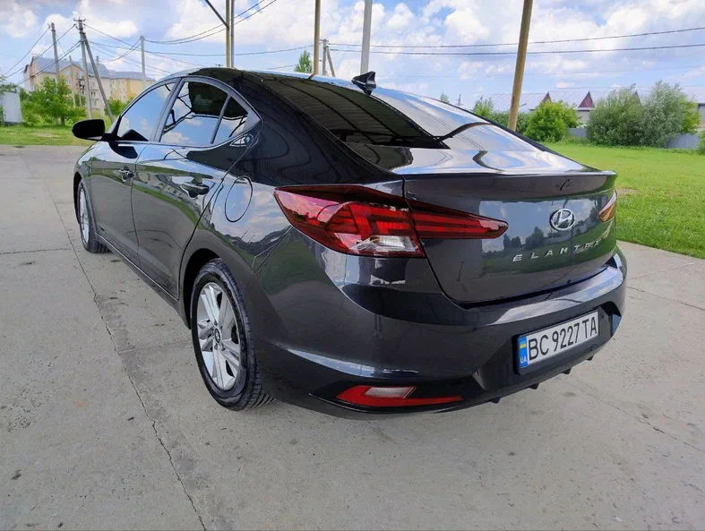 Hyundai Elantra 2020