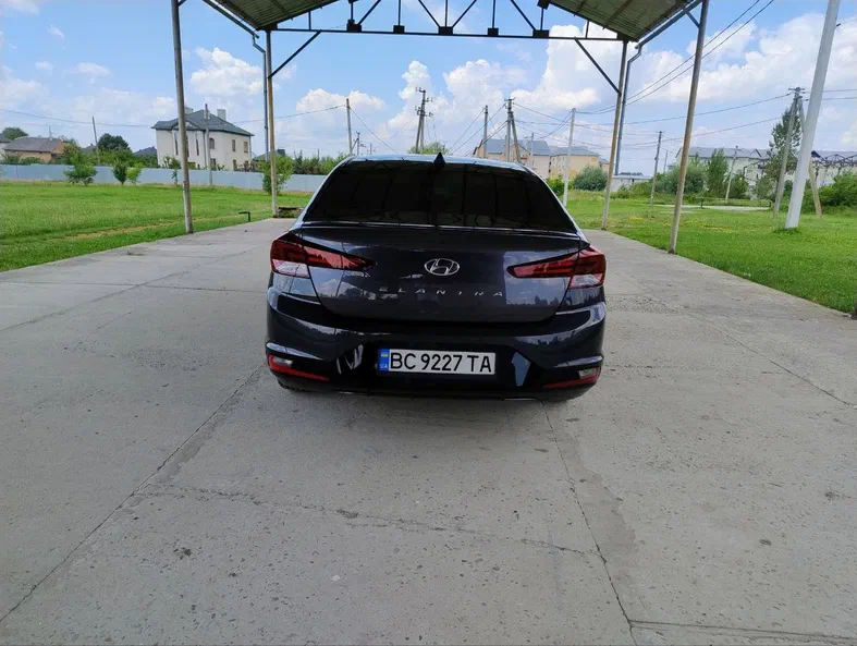 Hyundai Elantra 2020 - 5