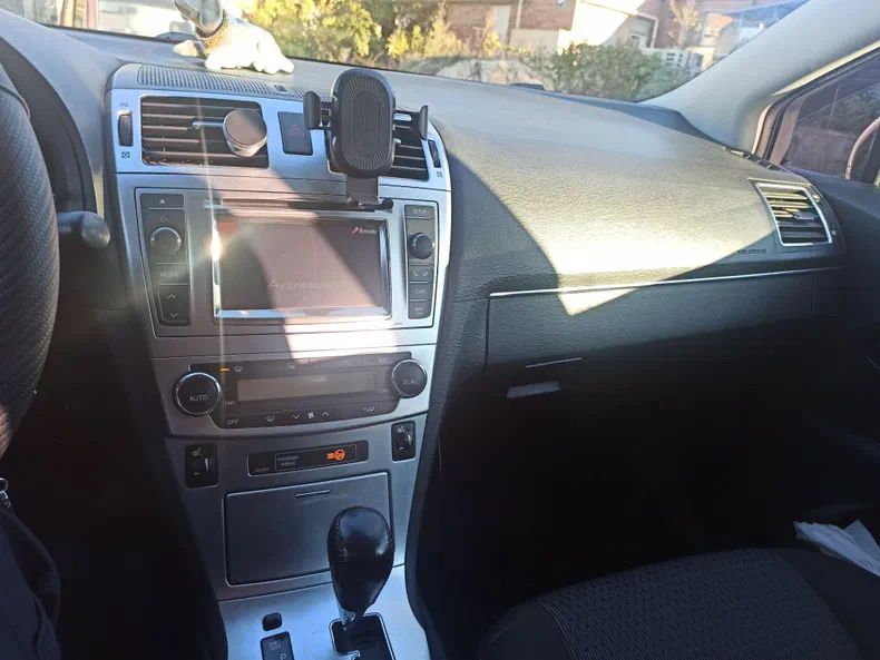 Toyota Avensis 2012 - 5