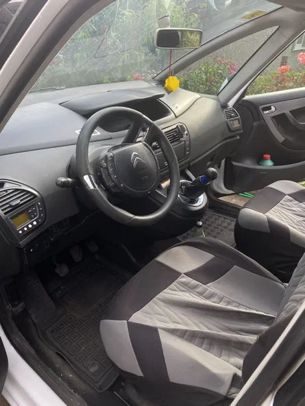 Citroen C4 Picasso 2011 - 11