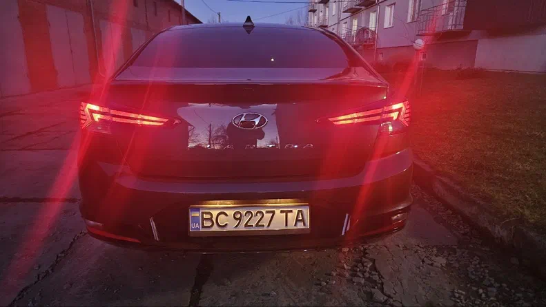 Hyundai Elantra 2020 - 19