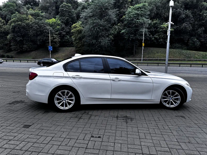 BMW 3 серии 2017