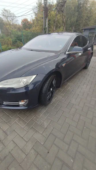 Tesla Model S 2015 - 8