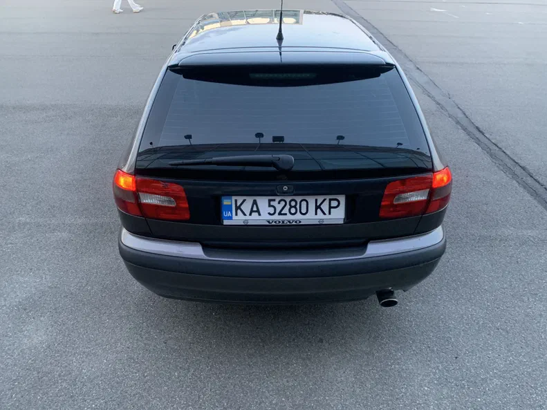 Volvo V40 2001