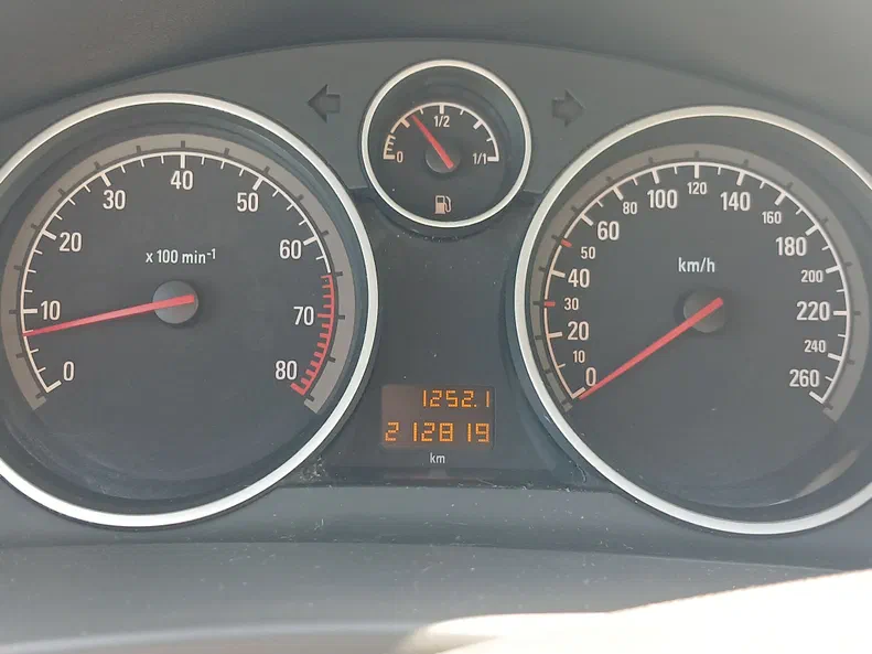 Opel Astra 2008 - 11