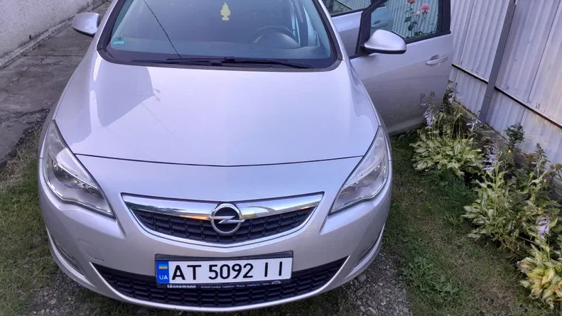 Opel Astra 2012