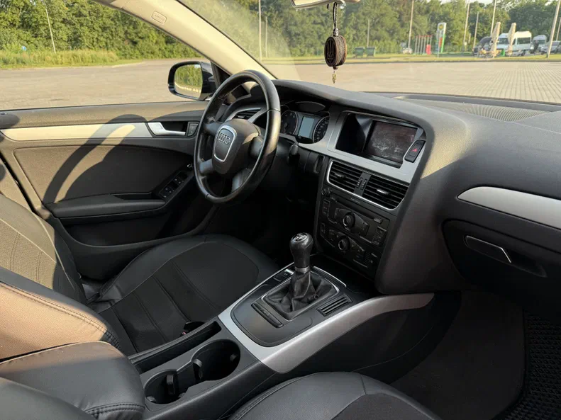 Audi A4 2009 - 18