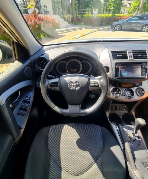 Toyota RAV4 2012 - 17