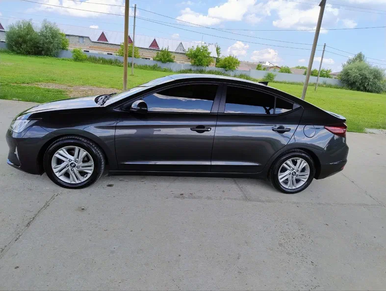 Hyundai Elantra 2020 - 6