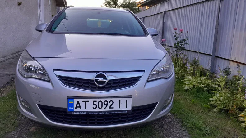 Opel Astra 2012