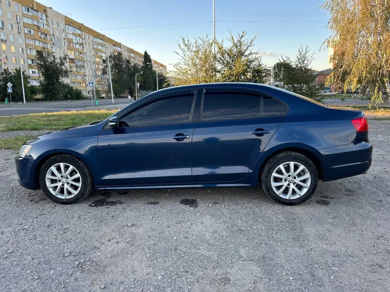 Volkswagen Jetta 2011 - 5