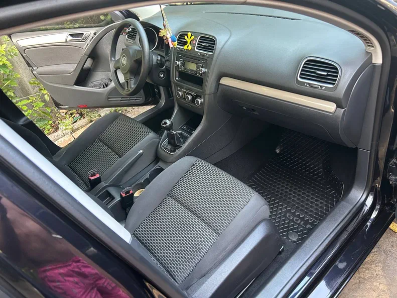 Volkswagen Golf 2010 - 12