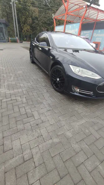 Tesla Model S 2015 - 15