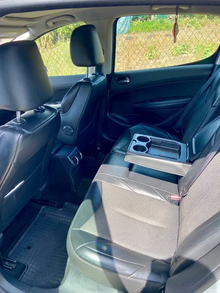 Peugeot 308 2011 - 12