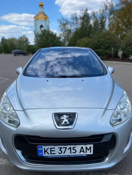 Peugeot 308 2011