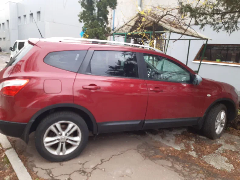 Nissan Qashqai+2 2010
