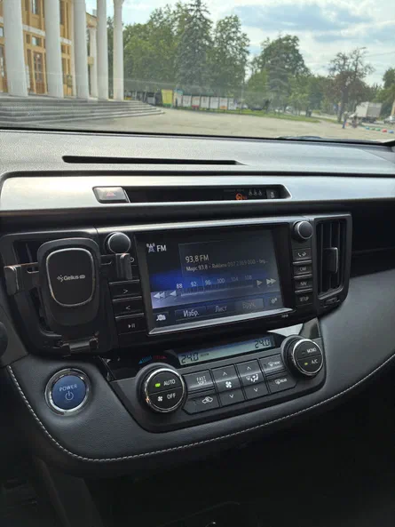 Toyota RAV4 2017 - 11