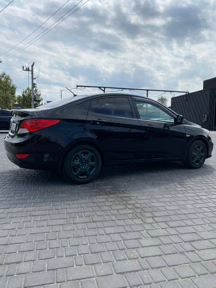 Hyundai Accent 2013 - 6