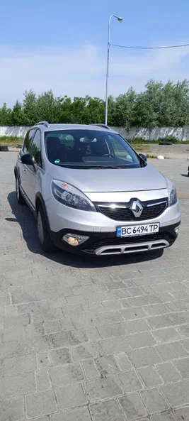 Renault Scenic 2013 - 11
