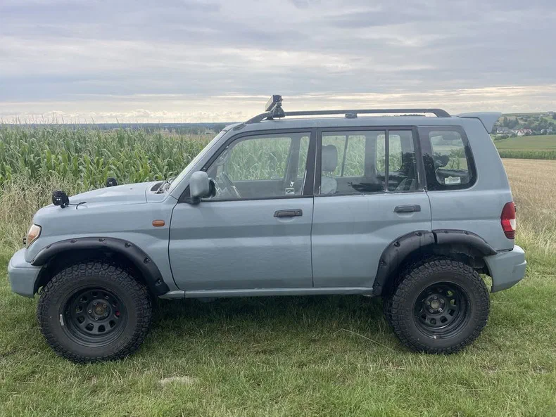 Mitsubishi Pajero 2003