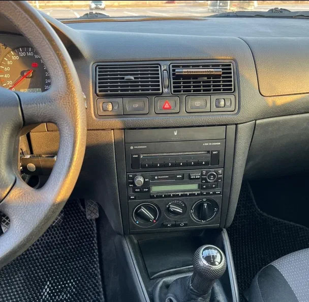 Volkswagen Golf 2002 - 7