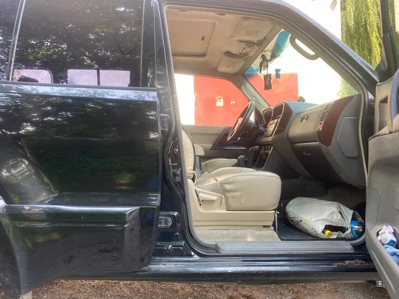 Mitsubishi Pajero 2003