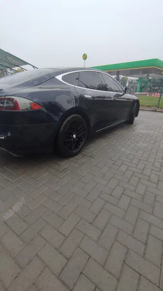 Tesla Model S 2015 - 6
