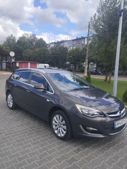 Opel Astra 2012