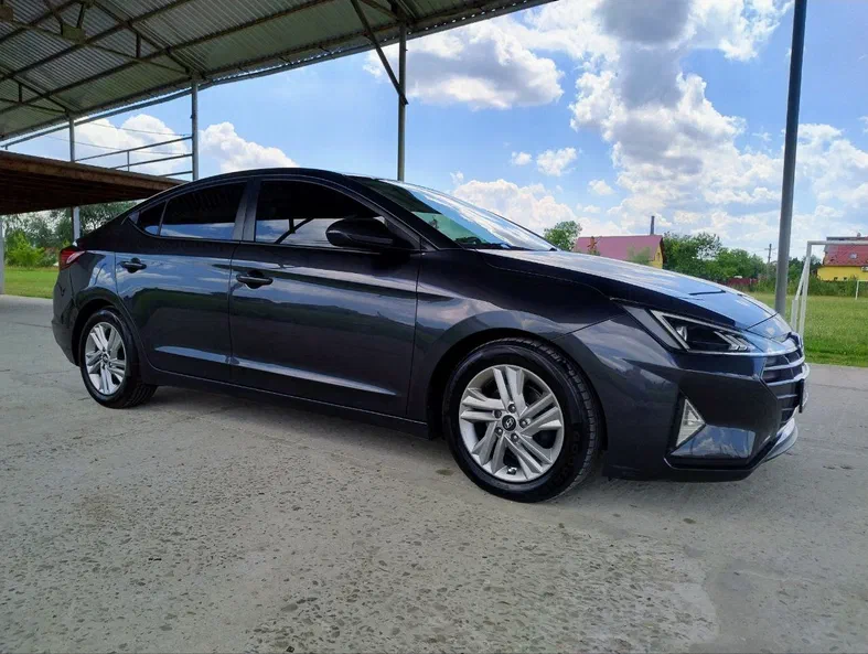 Hyundai Elantra 2020