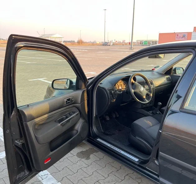 Volkswagen Golf 2002 - 5