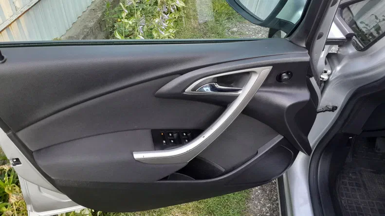 Opel Astra 2012 - 12