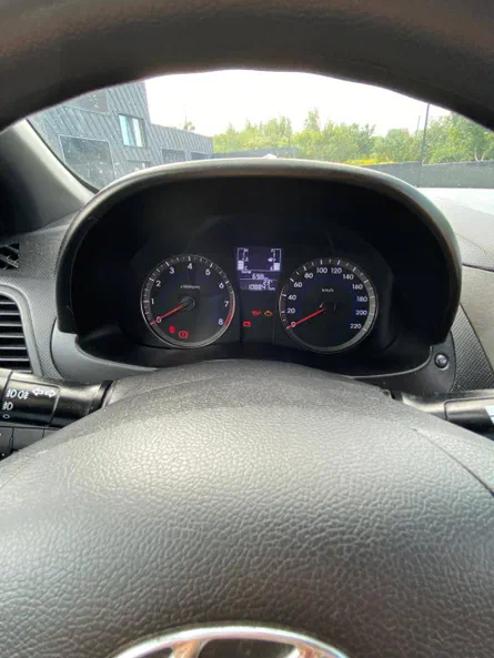 Hyundai Accent 2013 - 10