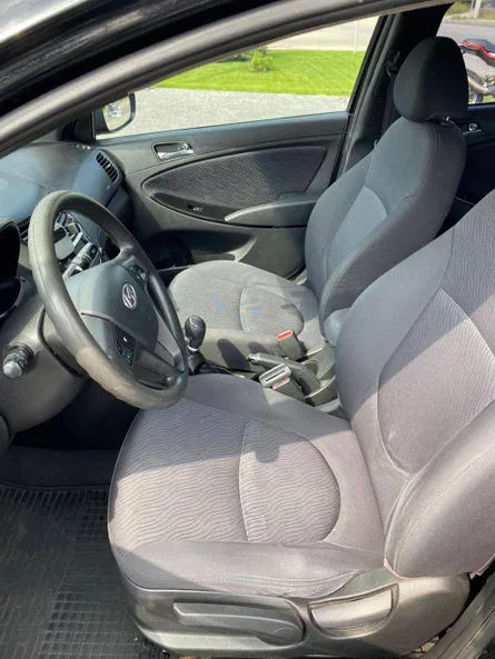 Hyundai Accent 2013 - 11