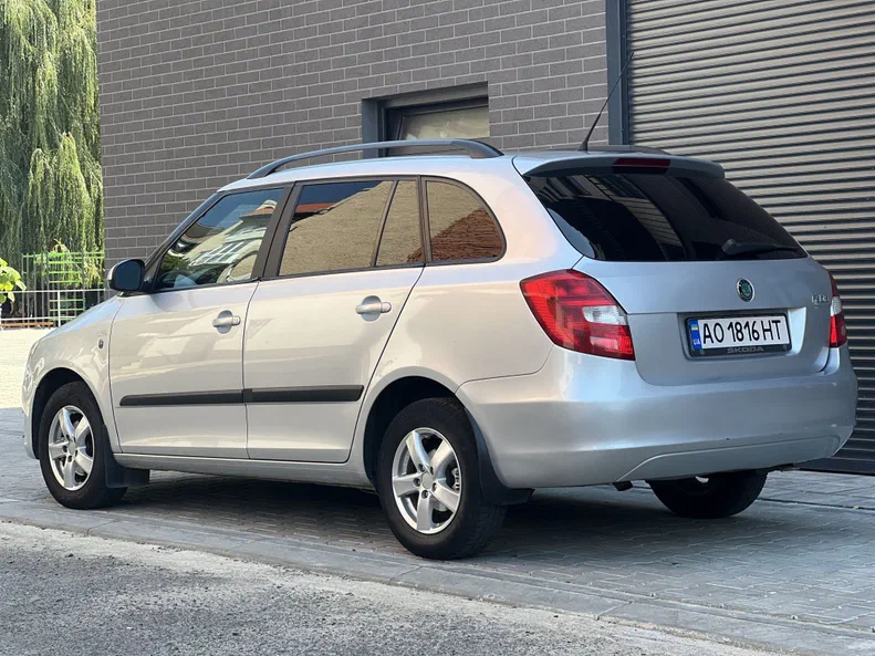 Skoda Fabia 2011 - 6