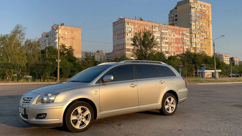 Toyota Avensis 2004 - 8