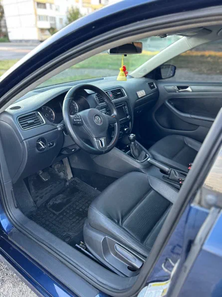 Volkswagen Jetta 2011 - 8