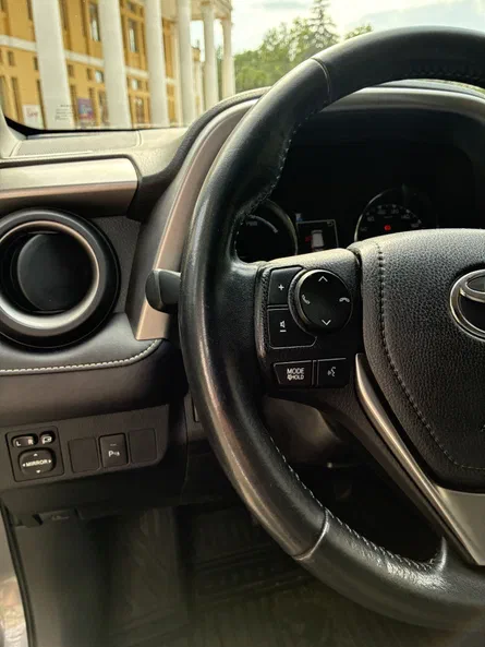 Toyota RAV4 2017 - 10