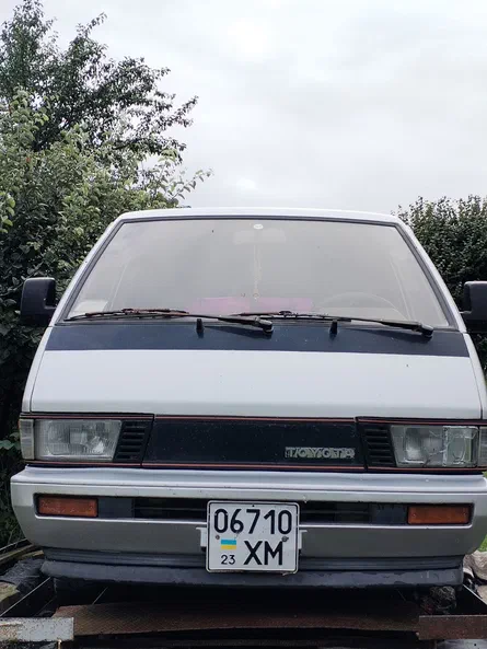 Toyota HiAce 1988