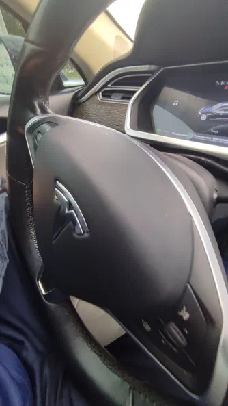 Tesla Model S 2015 - 5