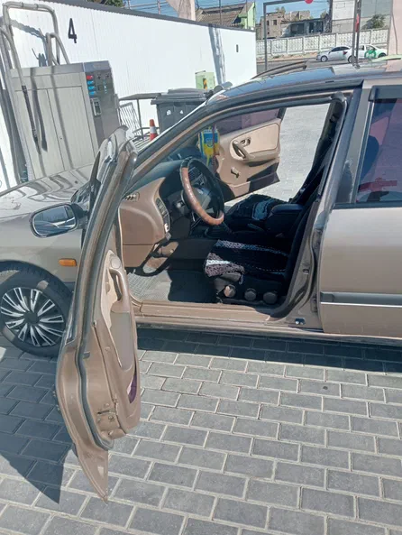 Nissan Primera 1990 - 6