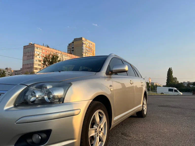 Toyota Avensis 2004 - 11