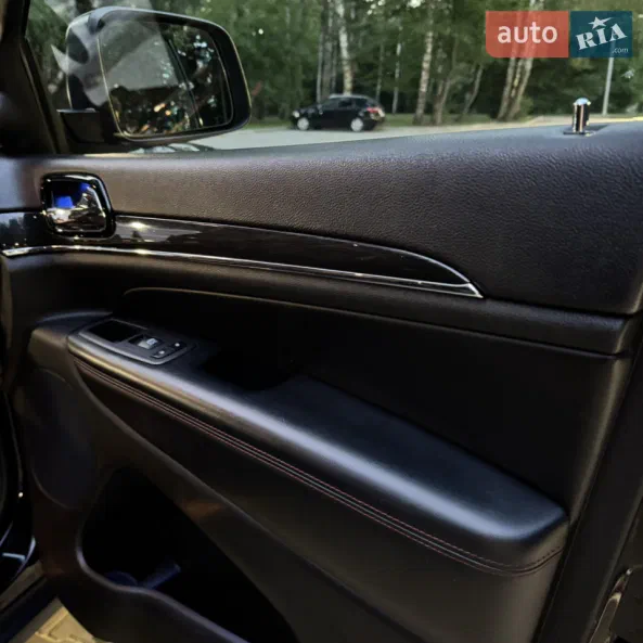 Jeep Grand Cherokee 2020 - 9