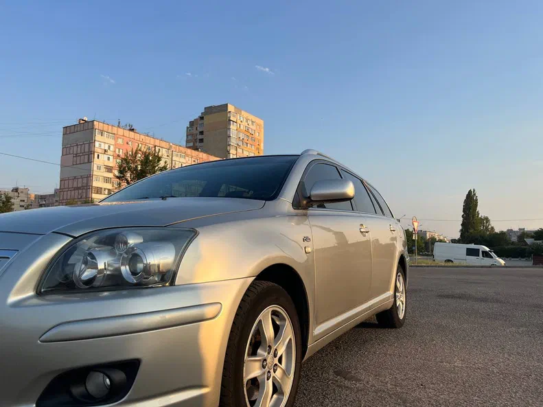Toyota Avensis 2004
