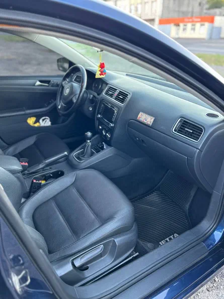 Volkswagen Jetta 2011 - 10